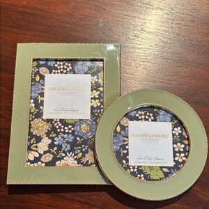 Sheffield Home Green Enamel Frame Set